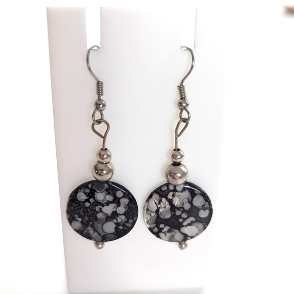 Artisan Beaded Boho Style Faux Black Mother of Pearl Dangle Drop Hook Earrings - Picture 1 of 3
